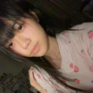 Profile photo of Ni Ni